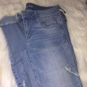 Super cute jeans w holes!!!